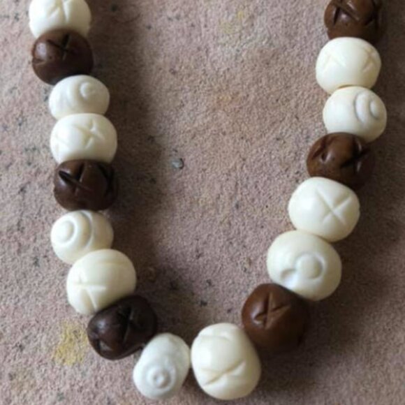Mix Bone 12x35MM Carved Bead 21PC Strand Halcraft Bead Gallery - Picture 4 of 8